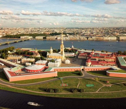 Очарование Санкт-Петербурга: Уникальная экскурсия по историческим достопримечательностям с City Sightseeing Neva!